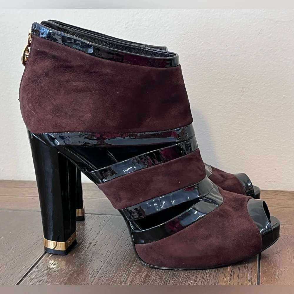 Tory Burch Cut Out Heeled Booties Womens size 10.5